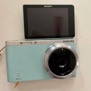 Samsung Mini Nx Camera